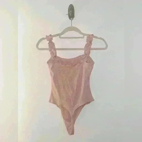 Aritzia Sunday Best Light Pink Firecracker Bodysuit in Dusty Rose Pink - Picture 3 of 4